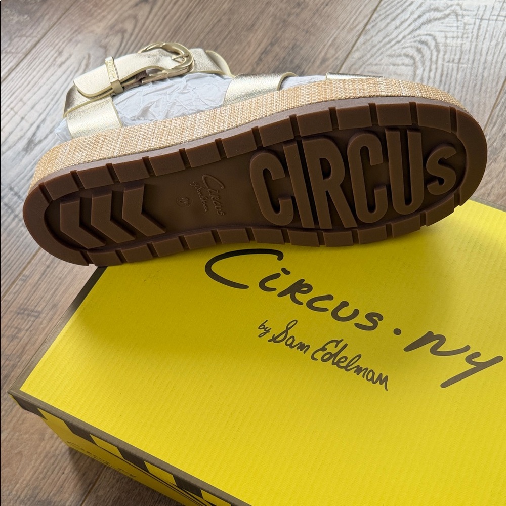 🆕 Circus by Sam Edelman Katy Women's Gold  Sandals 9 1/2 - Picture 3 of 5